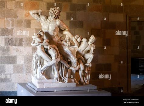 hermes and the infant dionysos analysis|the death of laocoon and his sons.